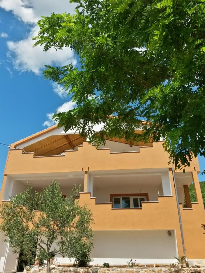 Apartments 4M غورني كارين المظهر الخارجي الصورة